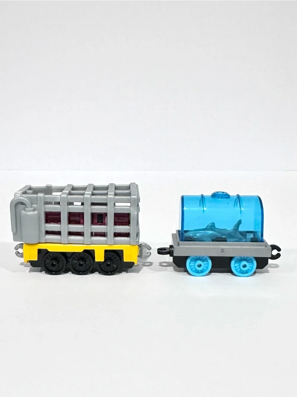 Thomas & Friends Adventures Talking Shark Escape Sharky Diecast